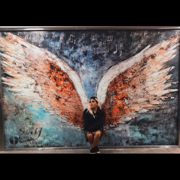 Meet your Posher, Karina - Picture 1 of 1